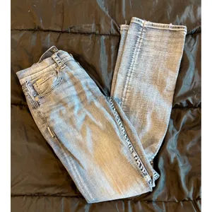 Buckle Black Fit No 3 Bootleg Jeans Light Wash Distressed Stretch Denim 28L thumbnail 6