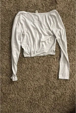 Lululemon Cropped Long Sleeve thumbnail 2