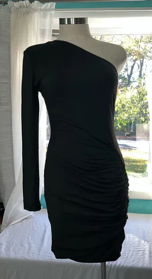 One-Shoulder Black Ruched Bodycon Dress thumbnail 1