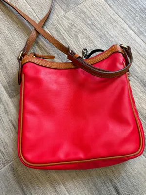 Dooney & Bourke Red Crossbody Bag Purse Vintage Y2K Classic Old Money thumbnail 7