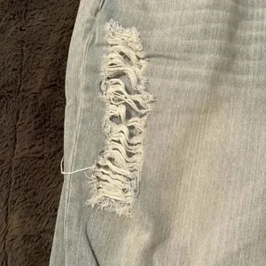 Refuge 💜💜 Distressed jeans thumbnail 3