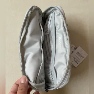 Lululemon Everywhere Belt Bag Ripstop - Silver Drop thumbnail 10