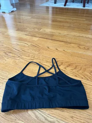 SO Black Strappy Women's sports bra - Lightweight Coverage thumbnail 2