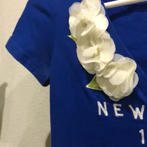 🦋4/$25 Abercrombie & Fitch blue & white flower tee small thumbnail 4