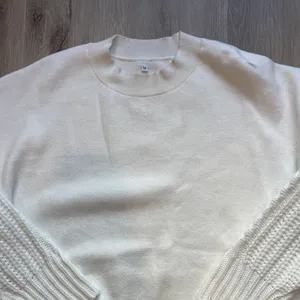 Women’s cream crew neck oversized sweater size M thumbnail 2