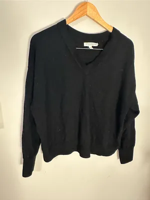 Banana Republic Merino V Neck sweater black large thumbnail 2