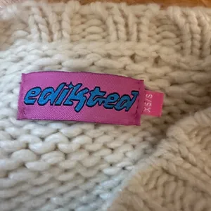 Edikted Mega Star Cropped Sweater thumbnail 4