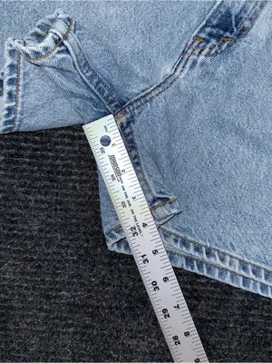 Vintage 90s Levi’s 912 White Tab Denim Shorts 6 P / 25 Light Wash USA Made Jorts thumbnail 9