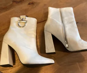 Elegant White Ankle Boots Size 6 thumbnail 1