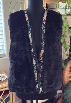 Free People Black Faux Fur Floral Brocade Trim Lined Boho Hippie Tie Front Vest thumbnail 1