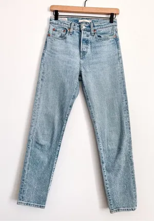 Levi’s Wedgie High Rise Light Wash Jeans Size 25 thumbnail 1