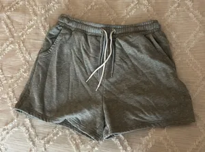 Young LA Shorts Size L thumbnail 1