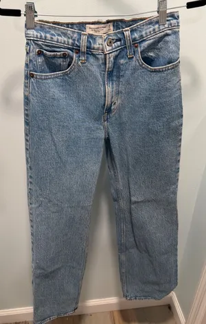 Abercrombie & Fitch The 90s Relaxed Jean 25 0S Light Wash High Rise Denim thumbnail 1