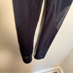 New Balance Women's Athletic Leggings Navy Blue Cropped Mesh Waist Compression thumbnail 7