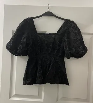 The Clothing Exchange Company | NWOT | Floral Embroidery Mesh Top | S | Black | CT8133 thumbnail 2