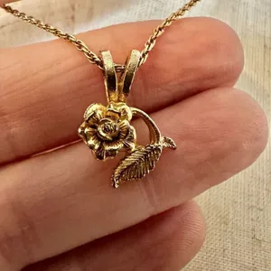 Trifari vintage gold tone flower pendant.necklace thumbnail 2
