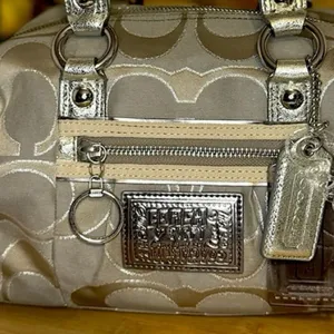Coach Elegant Gray Designer‎ Handbag thumbnail 4
