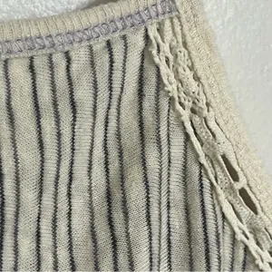 We the Free‎ Women's Size Medium Gray Cream Striped Tank Crop Top Flowy Summer thumbnail 2
