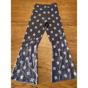 Altar'd State Women's Blue/White Floral Knit Pull-On Flared Sweatpants M thumbnail 3
