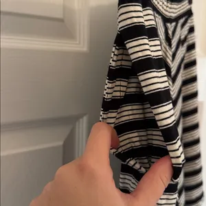 LOFT Black and White Striped Skater Skirt with Pockets Size Small thumbnail 4