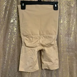 Spanx Assets Shaping Shorts Size Medium Light Beige Hi Waisted Compression thumbnail 2