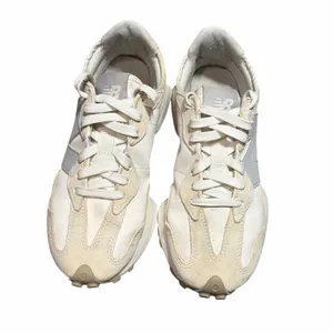 New Balance Women’s 327 Beige Tan Gray Size‎ 8.5 thumbnail 2