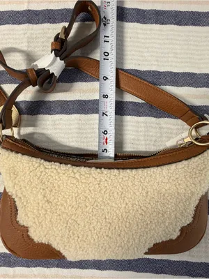 Jessica Simpson NWT Sherpa Shoulder Bag Camel Faux Leather Hobo Purse thumbnail 9