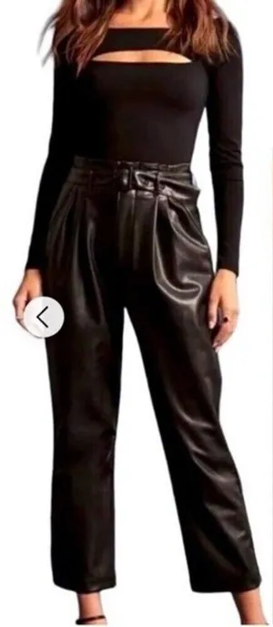 Abercrombie and Fitch Belted‎ faux leather Ankle Pants thumbnail 2