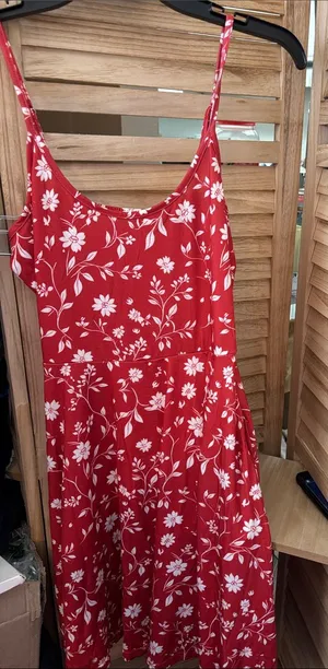 Red Floral Spaghetti thumbnail 1