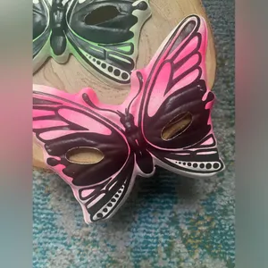 Vintage dead stock plastic butterfly green and pink Halloween costume face masks thumbnail 2