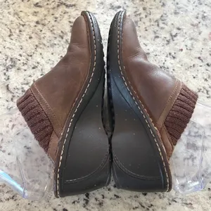 UGG 3085 Wedge Clogs Women 6 Brown Leather Knit Collar Gorpcore Sheepskin Mules thumbnail 3