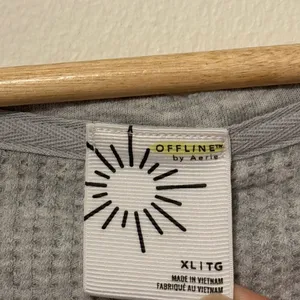 OFFLINE By Aerie Wow! Waffle Henley T-Shirt Size XL Gray thumbnail 3