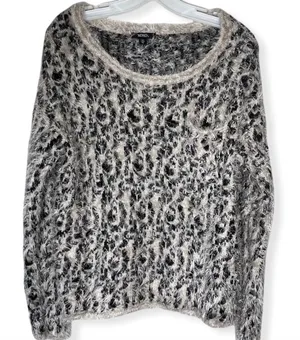 XOXO Sweater‎ thumbnail 1