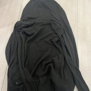 Lululemon olive green sweater thumbnail 4