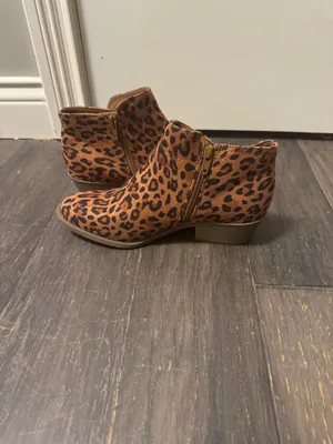 Arizona Jean Company Leopard Boots thumbnail 3