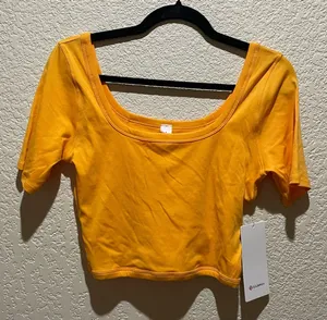 Lululemon NWT Ribbed Held Tight Short Sleeve Shirt Crop Top Orange Size 8 thumbnail 1