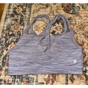 Peloton sports bra thumbnail 2