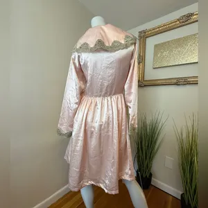 Victoria’s Secret 2nd Skin Liquid Satin Regency Robe Chantilly Lace Rare PS VTG thumbnail 9