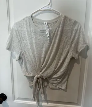 Lululemon shirt thumbnail 1
