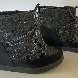 Juicy Couture MAREEN Wedge Booties Shoes Black Glitter Women’s Size 7M scuffed thumbnail 2