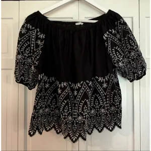 Gap black and white eyelet embroidered blouse size M thumbnail 3