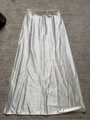SHEIN White Satin Maxi Skirt (Size Small) thumbnail 3