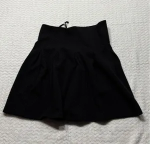 Maeve Black Textured Diamond Matelasse Pleated Mini Skirt Size 2 High Waist thumbnail 1