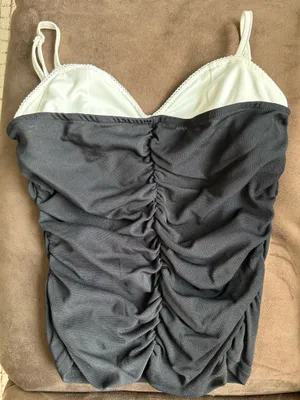 Black top w white bra Size M thumbnail 2