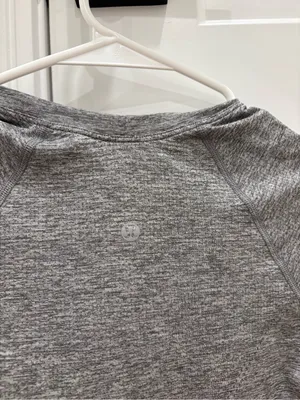 Lululemon Swiftly Tech Short Sleeve 2.0 Grey Top Size 4 thumbnail 4