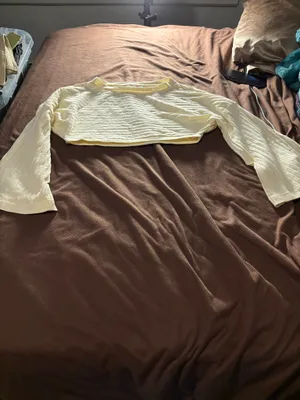 Urban Outfitters Top size medium  thumbnail 4