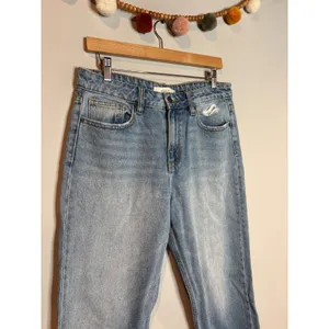 Hidden Jeans raw hem light wash jeans thumbnail 5