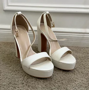 Pretty Little Thing White Heels Platform thumbnail 1