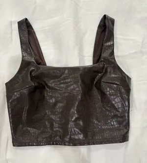 Express Body Contour Crop Top thumbnail 1