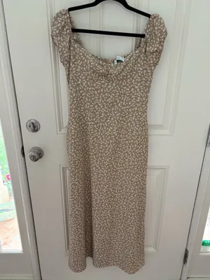 Petal & Pup Leire Floral Maxi Dress Size Medium thumbnail 2